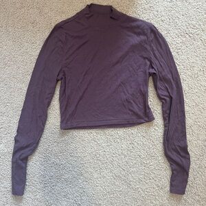 Aeropostale Women’s Cropped Mock Neck size M, plum